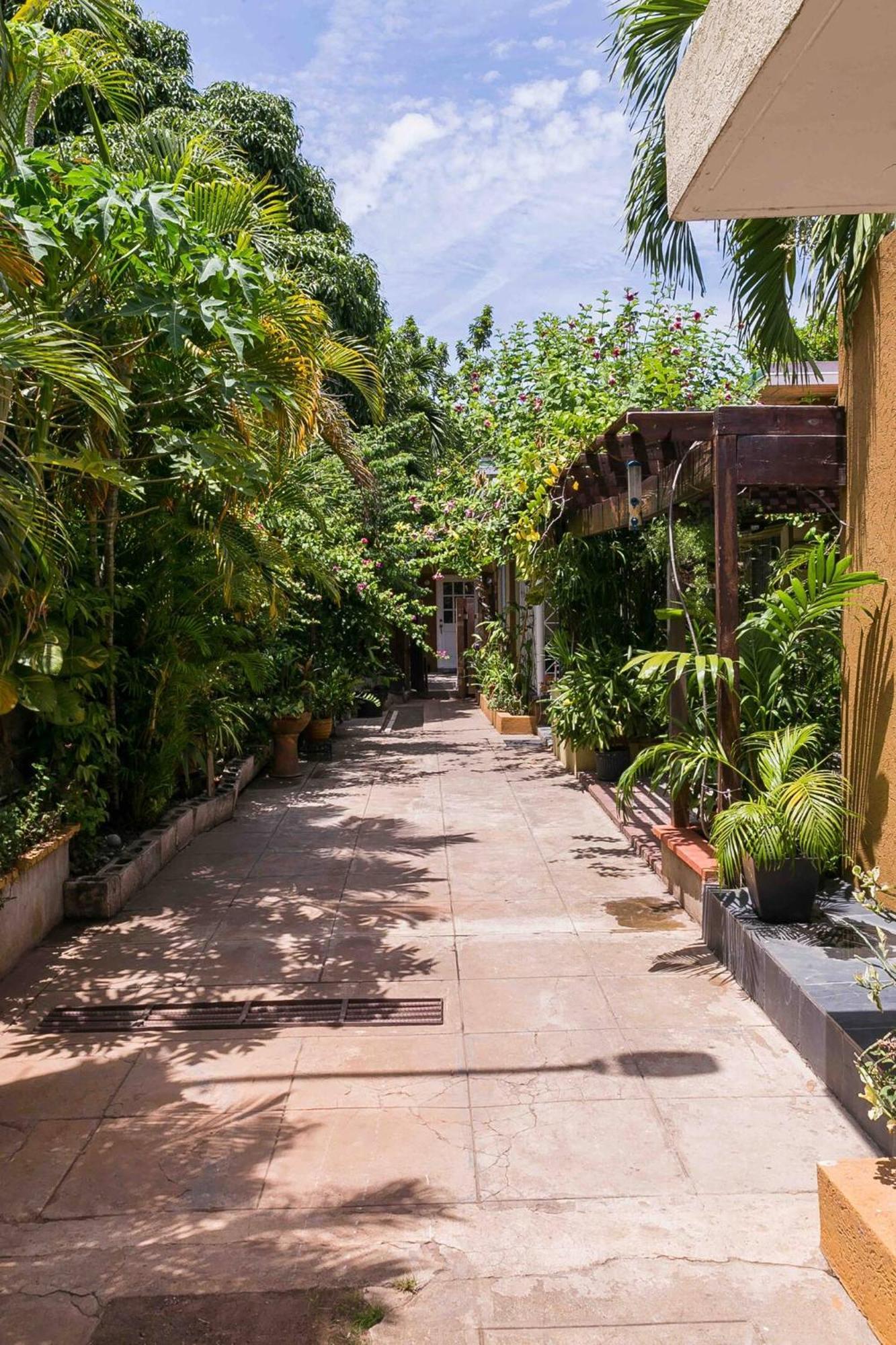 Aquahaven Retreat In Kingston Villa Exterior photo